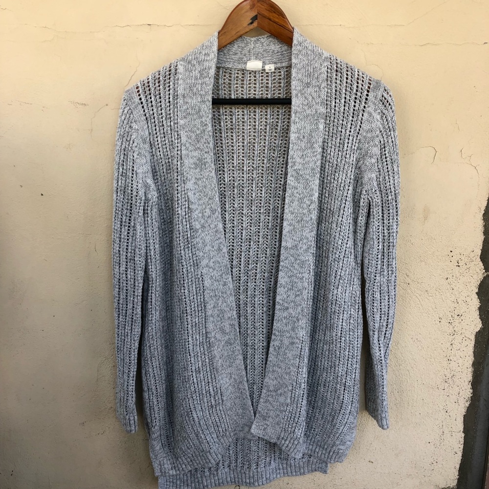 SOLD ‼️ Gap Cardigan